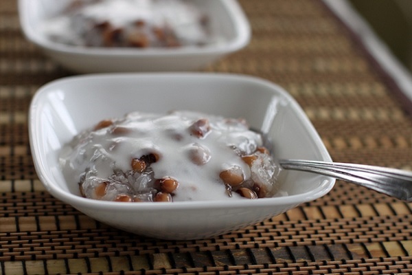 Chè đậu trắng nước cốt dừa đậm đặc