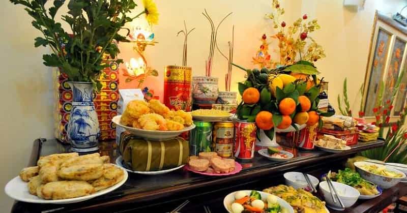 Cúng giao thừa trong nhà
