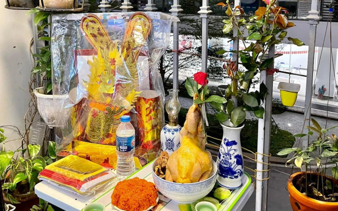 Gà cúng nên quay đầu vào hay quay đầu ra?
