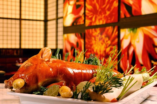 Có cần chuẩn bị mâm cúng thật lớn khi khai trương quán ăn?