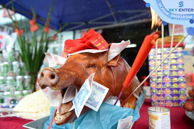 Heo quay có ý nghĩa gì trong lễ khai trương quán ăn?