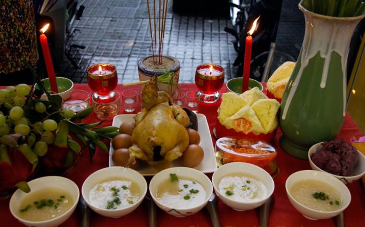 Khi nào nên đặt mâm cúng ngoài trời?