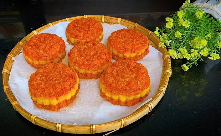 Có bắt buộc phải dùng xôi đỏ hoặc xôi vàng khi cúng không?