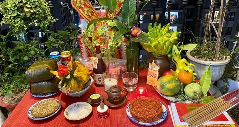 Mâm cúng giao thừa ngoài trời