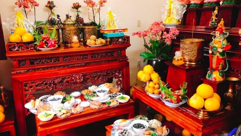 Sự khác nhau giữa mâm cúng gia tiên và mâm cúng thần linh